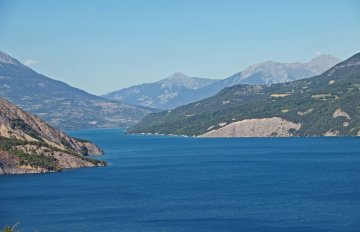                                                                                                                                                                                                                         Lac de Serre Poncon